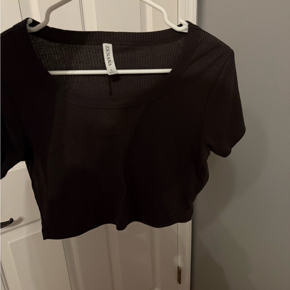 Zenana Outfitters Black Ribbed Crop Top